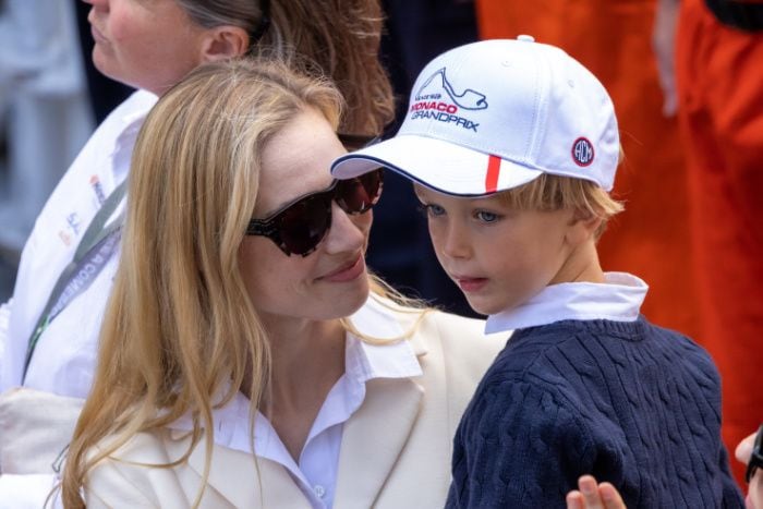 Beatrice Borromeo con su hijo Francesco