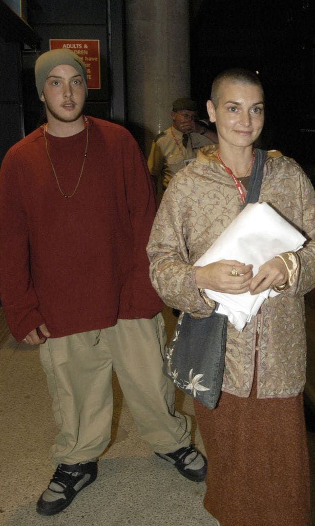 Sinead O\'Connor y uno de sus hijos