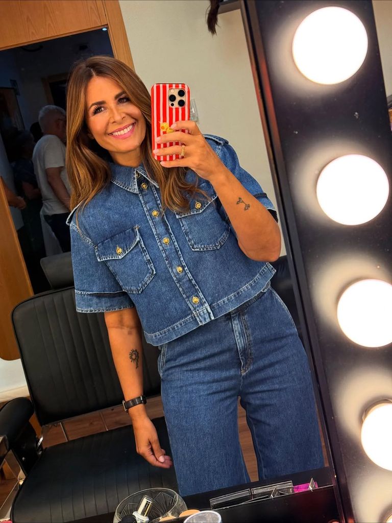 Nuria Roca con look vaquero
