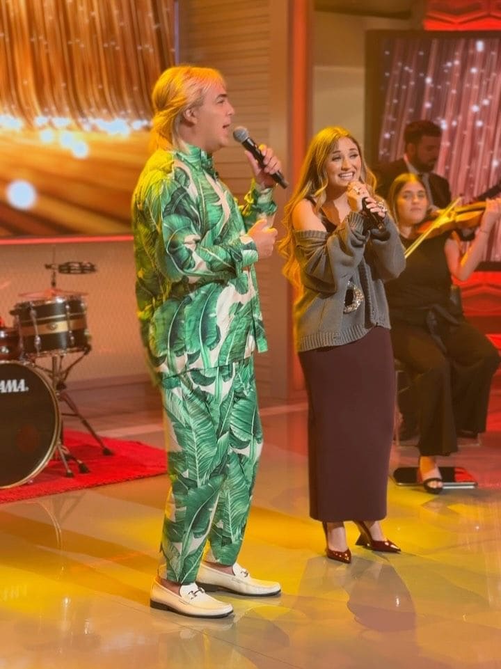 Cristian Castro y Fernanda Castro interpretaron en público por primera vez el tema de la telenovela 'Los Hilos del Destino'