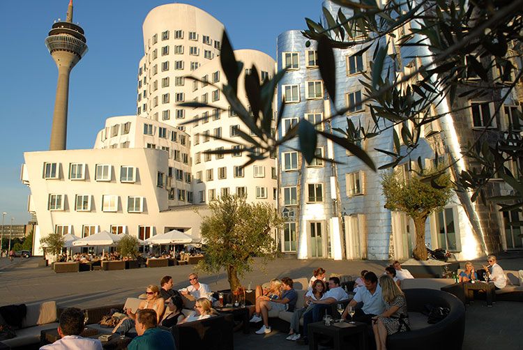 dusseldorf_Medienhafen_Gehry