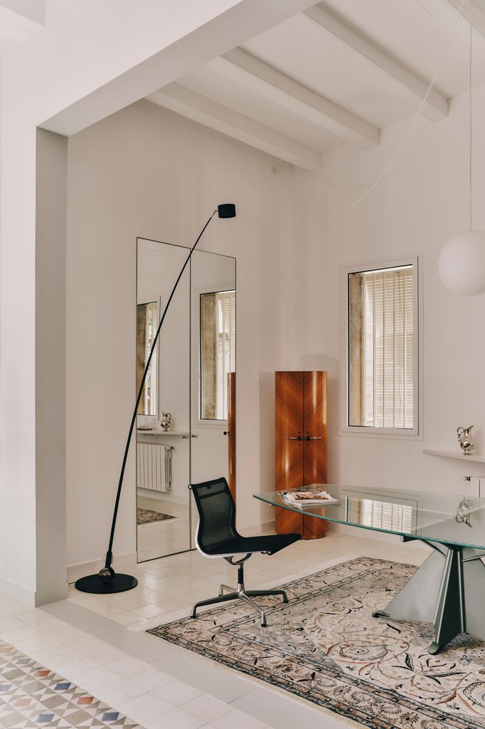 Comedor con muebles de diseño                  
