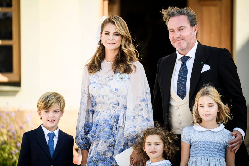 Magdalena de Suecia, Chris O'Neill y sus tres hijos