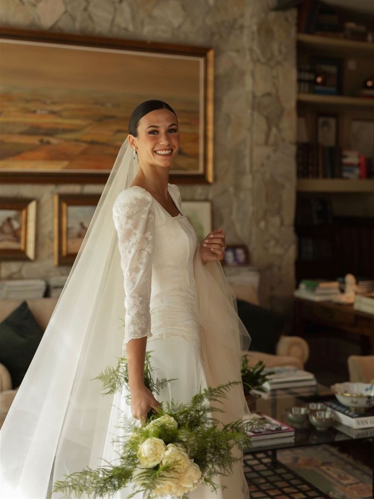 Vestidos de novia con cuerpos bordados o con textura  cherubina
