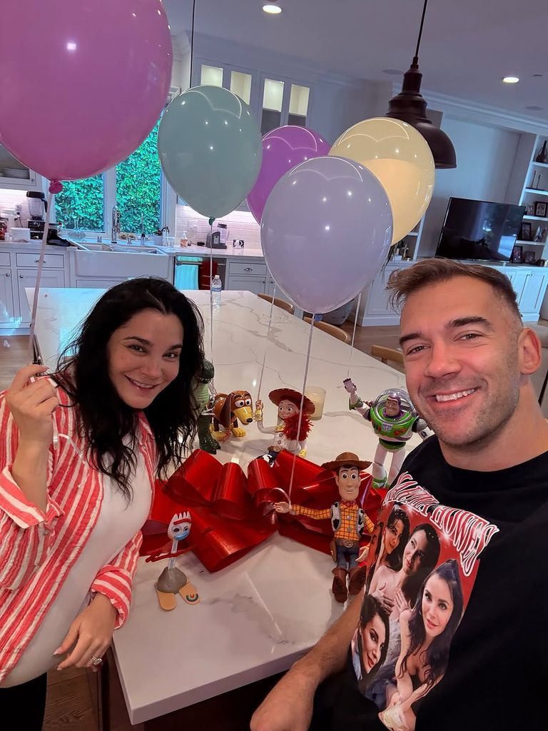 Martha Higareda celebró su cumpleaños 42 en compañía de su esposo y sus seres queridos.