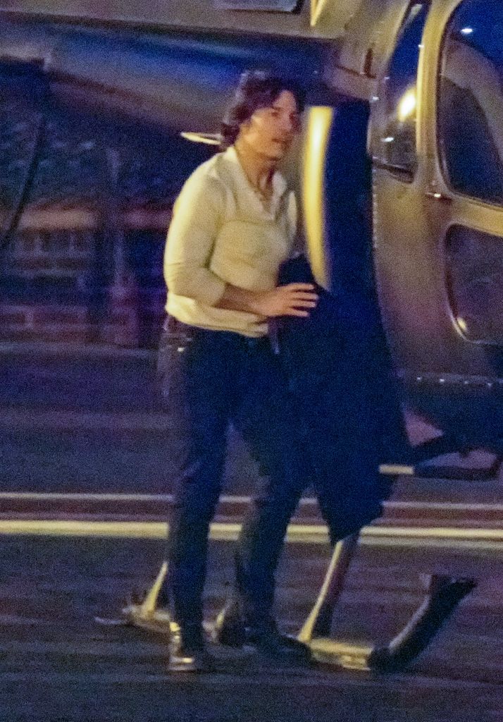 Tom Cruise se mostró muy sonriente en todo momento luego de bajar del helicóptero 