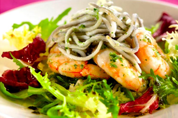ensalada-gambas