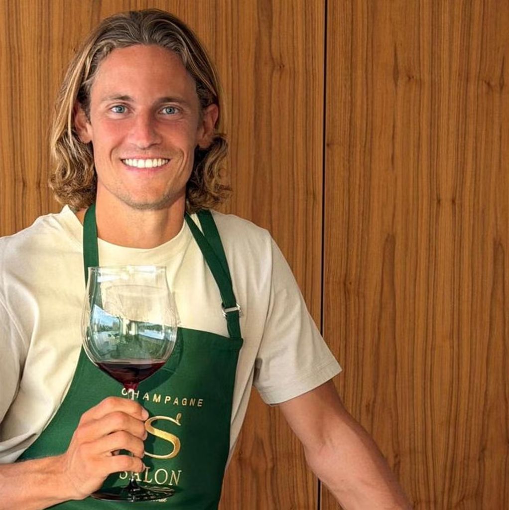 El futbolista del Atlético de Madrid es un gran aficionado al vino y ha convertido la enología en uno de sus principales hobbies fuera de los terrenos de juego.