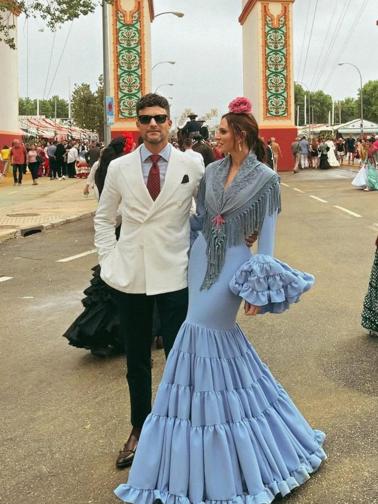Irene Rosales en la Feria junto a su chico, Guillermo