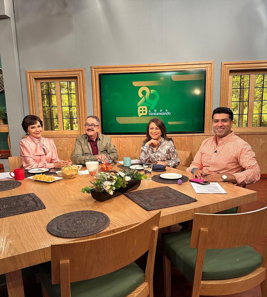 Pati Chapoy y los conductores de 'Ventaneando'