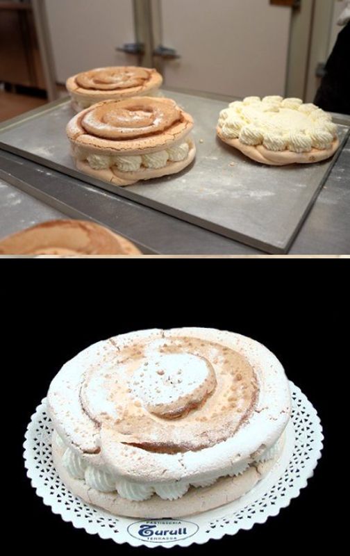 Además del turrón de yema (primer premio del concurso), en Turull tiene especial fama el pastel 'Cardenal', a base merengue y nata.