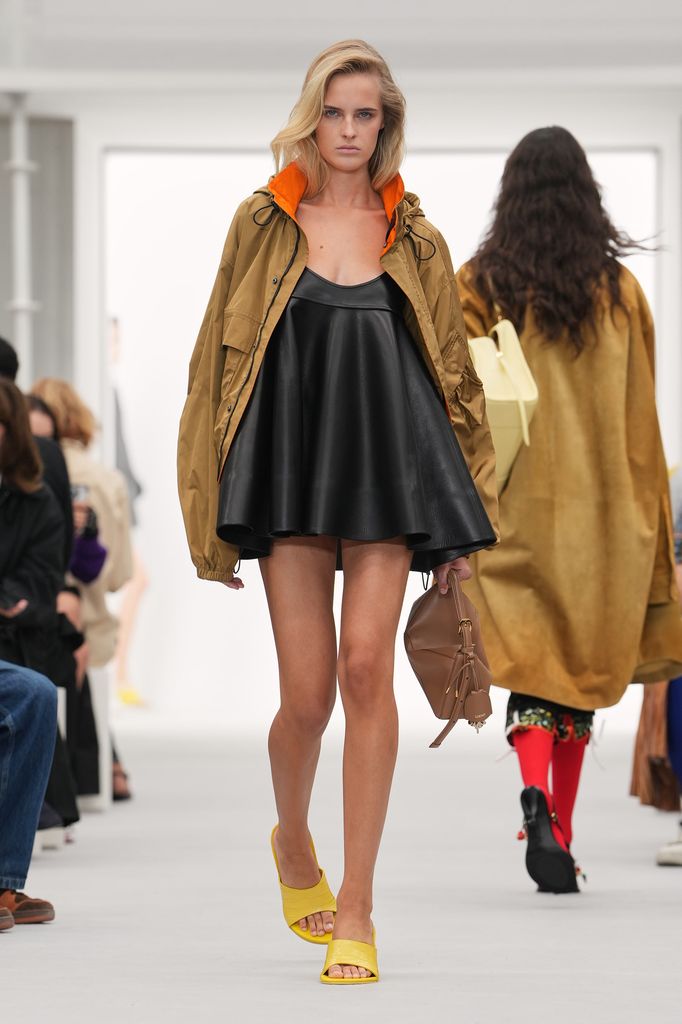 Paris Fashion Week: desfile de Loewe (Primavera/Verano 2027)