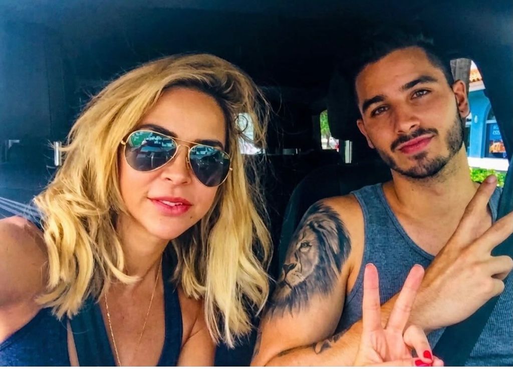 Maribel Guardia compartió esta foto de Aylín Mujica junto a su hijo Mauro, quien falleció el pasado jueves por la noche.