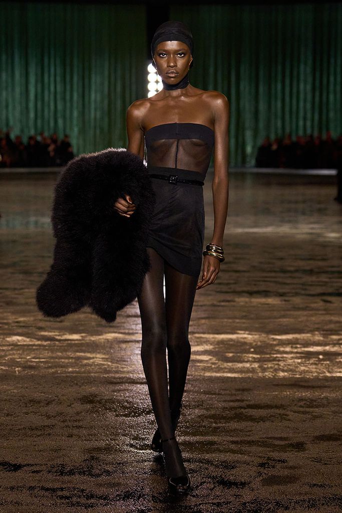 yves saint laurent desfile otono invierno 2024048a