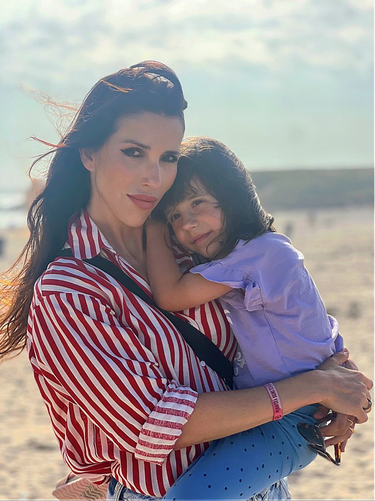 Nika con su hija Stella