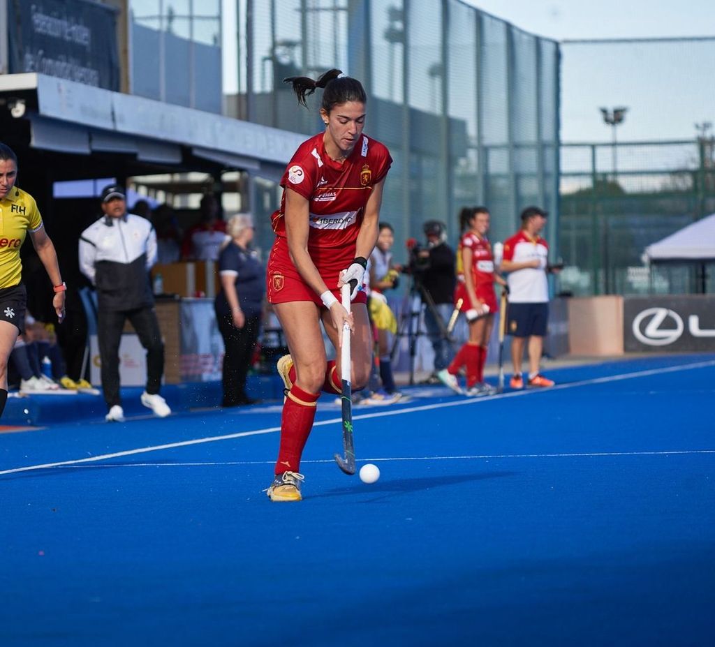 Flor Teves, jugadora de la selección nacional de hockey sobre hierba