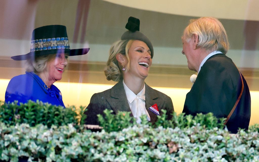 La reina Camilla, Zara Tindall y Andrew Parker Bowles