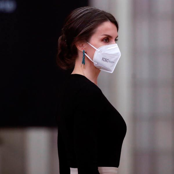 Doña Letizia con pendientes XL