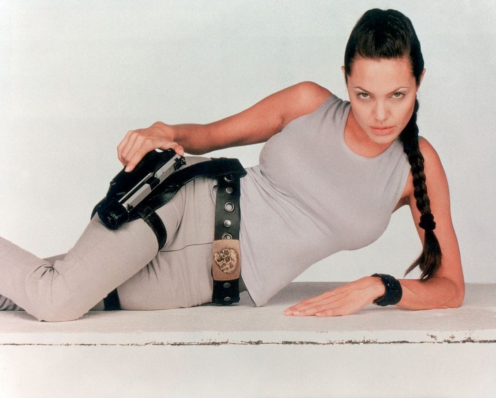 Angelina Jolie caracterizada en su personaje protagónico para la película de 2011 'Lara Croft: Tomb Raider", dirigida por Simon West. 
