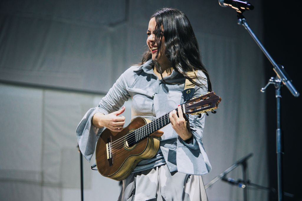 Valeria Castro, en uno de sus conciertos