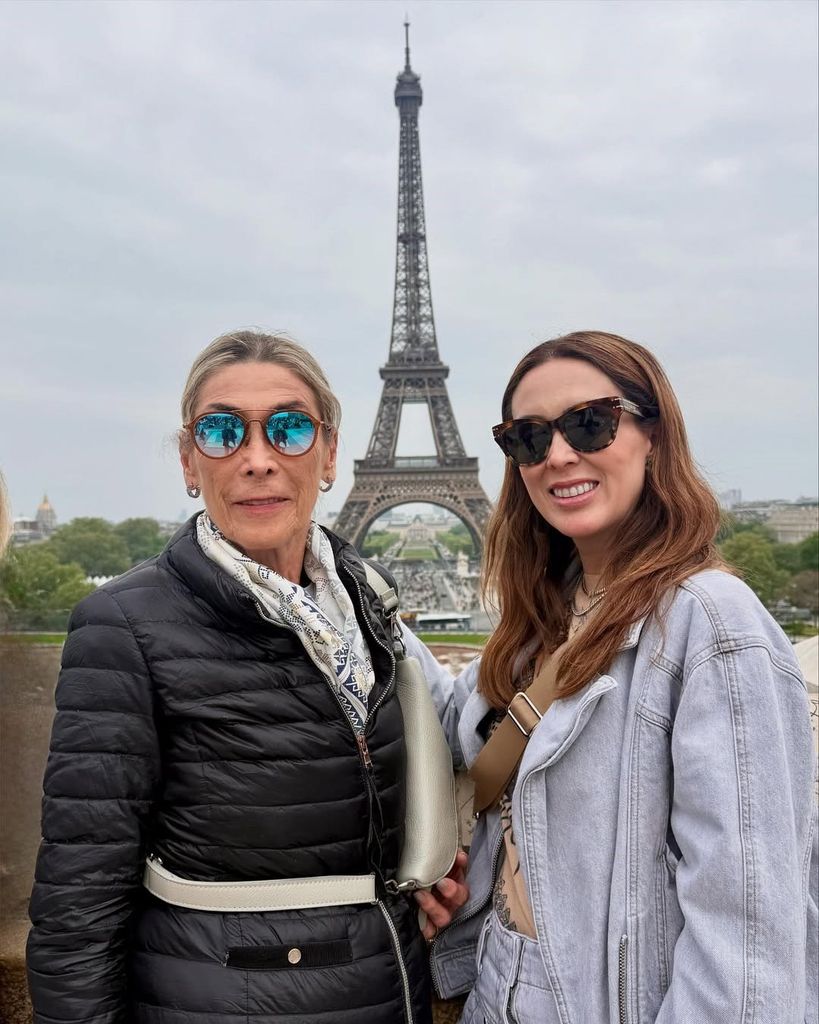 Jacky Bracamontes y su mamá.