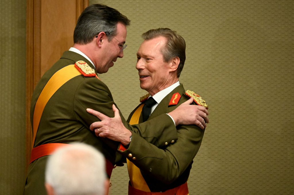 El abrazo entre padre e hijo: Enrique y Guillermo de Luxemburgo