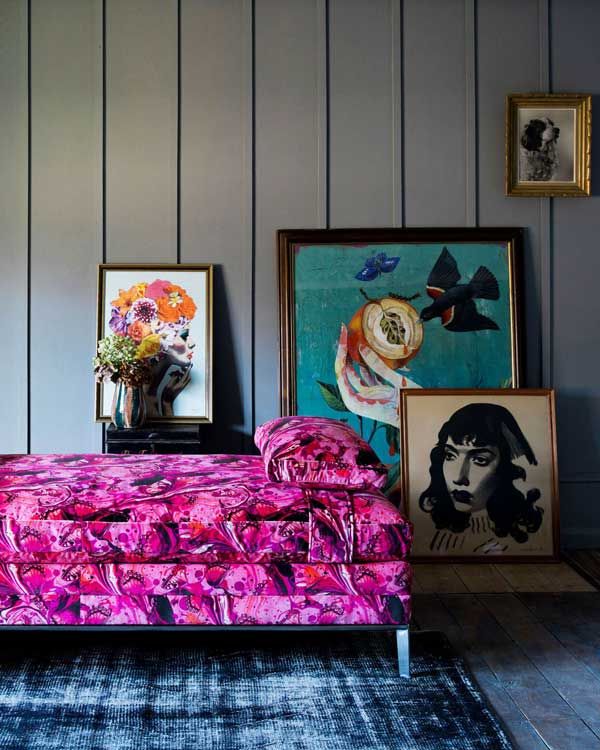 Este otoño saca los colores a nuestros interiores. Las piezas de Matthew Williamson (matthewwilliamson.com) son garantía de buen humor y diversión. Imposible resistirse a su colorida estela.
