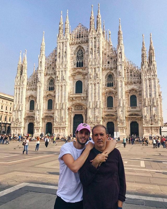 Sebastián Yatra junto a su padre 