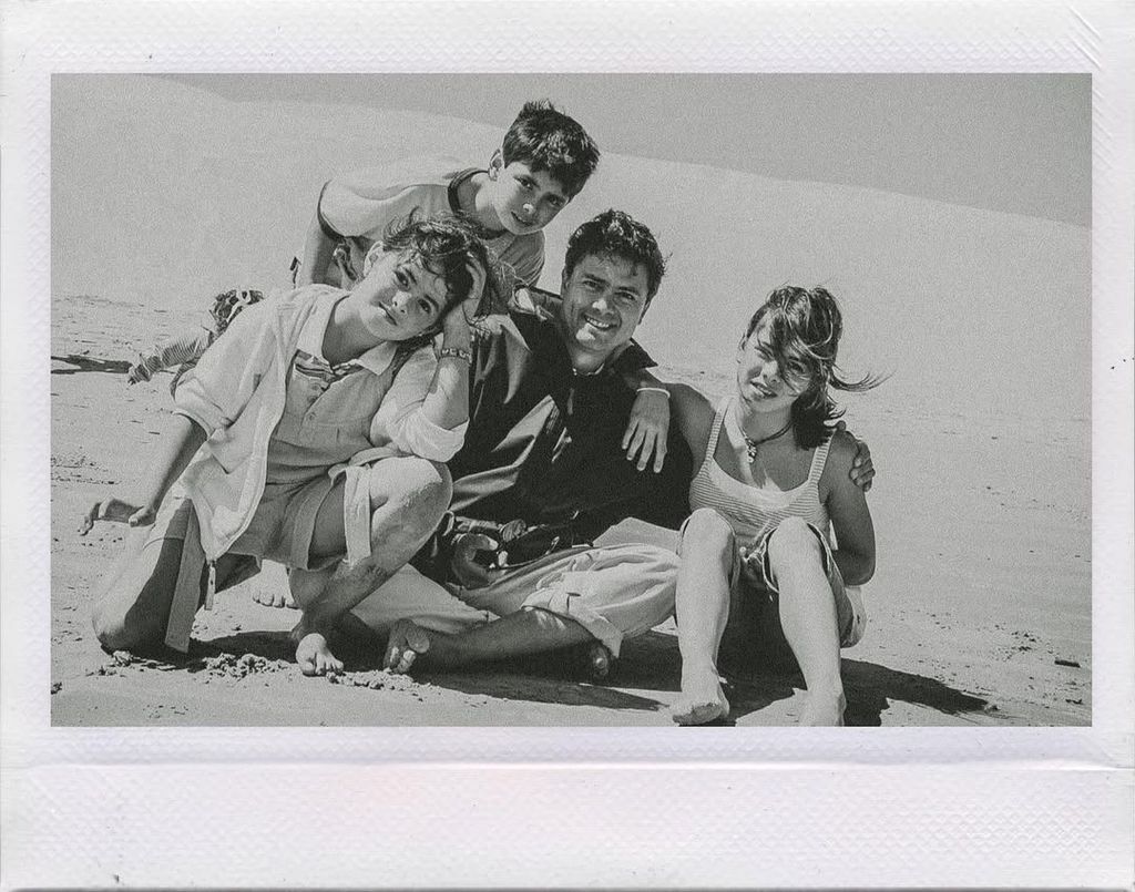 Una foto del recuerdo de hace unos años: Enrique Peña Nieto con sus tres hijos: Paulina, Alejandro y Nicole. 
