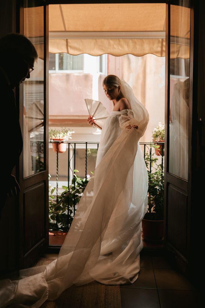 Vestido de novia con escote bardot