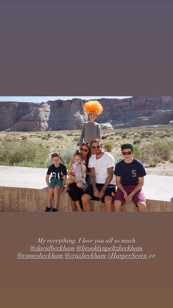 Victoria Beckham destacó a sus hijos en su mensaje de aniversario de bodas.