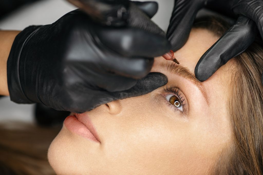 Durante años, el microblading reinó en las cabinas especializadas como la solución estrella