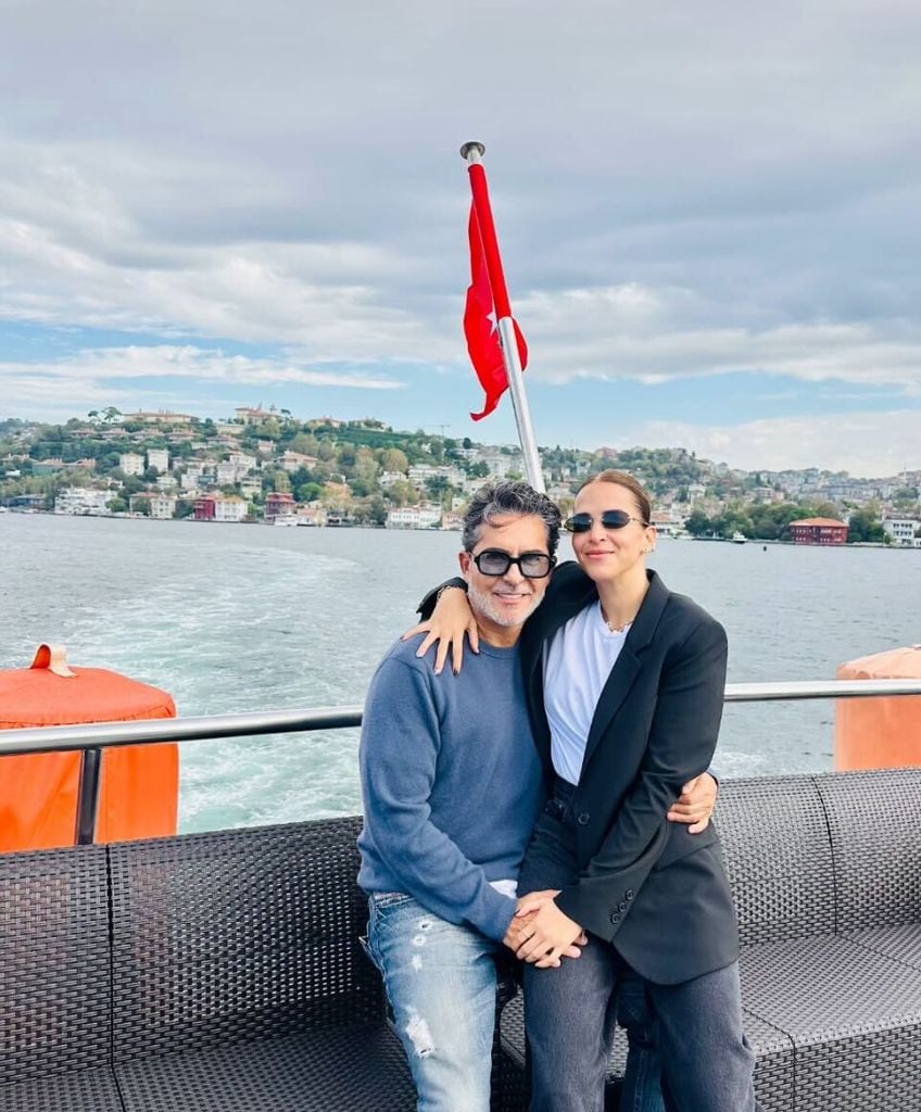 Raúl Araiza y su novia Yaya disfrutaron de las vistas del Bósforo