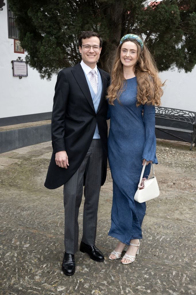 Monsieur Matthias Hecht et Mademoiselle Molly  Mariage du Prince Alonso dâOrlÃ©ans-Bourbon & la Comtesse Charlotte de Liedekerke de Pailhe Ã  lâÃ©glise de Convento de Capuchinos, le 3 mai 2025 Ã  SanlÃºcar de Barrameda, Espagne.  Photo David NIVIERE