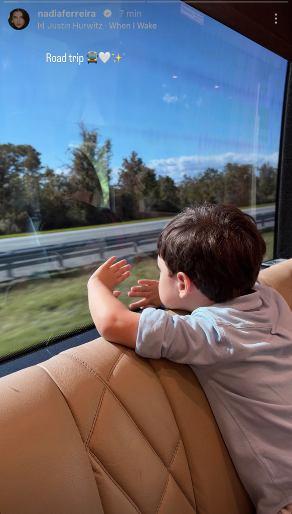 Nadia Ferreira compartió esta foto de su hijo Marquito de camino a Walt Disney World.