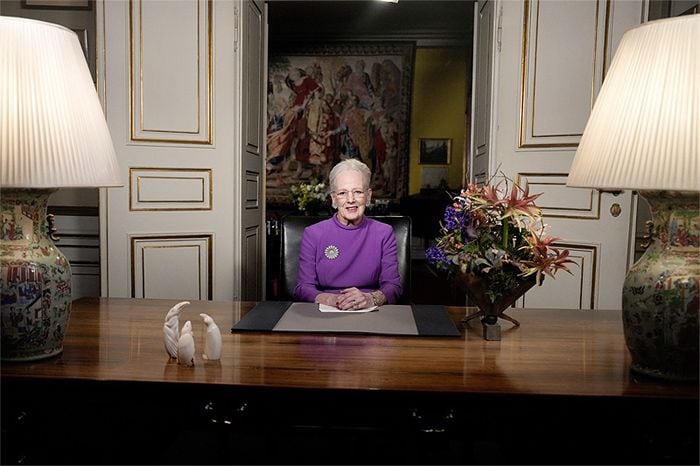 La reina Margarita abdica