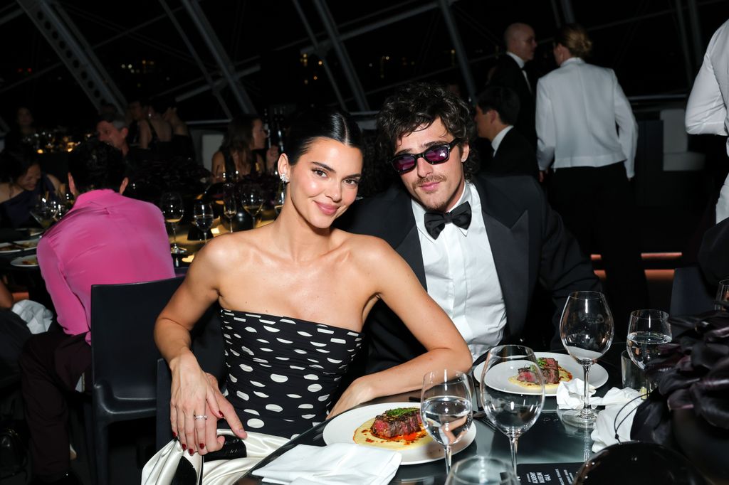 Kendall Jenner y Jacob Elordi posan juntos en la sexta edición de la Academy Museum Gala.