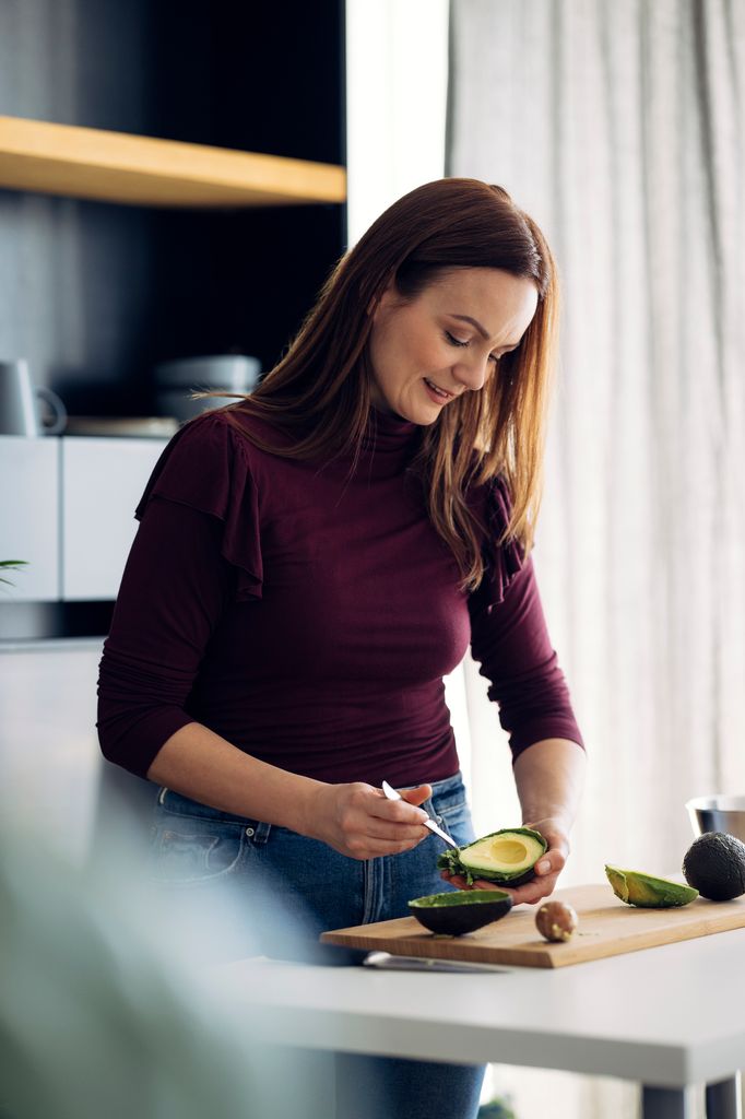 mujer aguacate