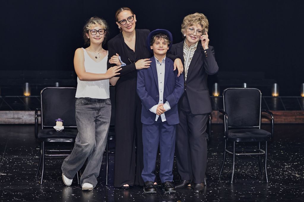 Angelica Masiel (izquierda), también podría ser parte del podcast 'Las Angélicas', junto a su mamá, Angelica Vale y su abuela, Angélica María