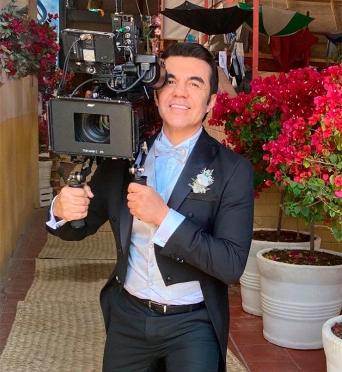 Adrián Uribe en Televisa