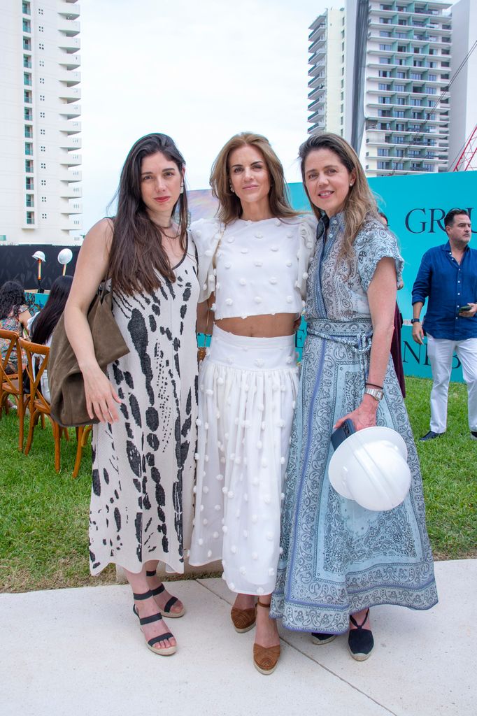 Mariana de la Garza, Sofía Aspe y Beatriz Peschard.