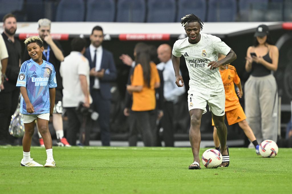 Saint pudo jugar en la cancha del Santiago Bernabeú con Vinicius Jr.