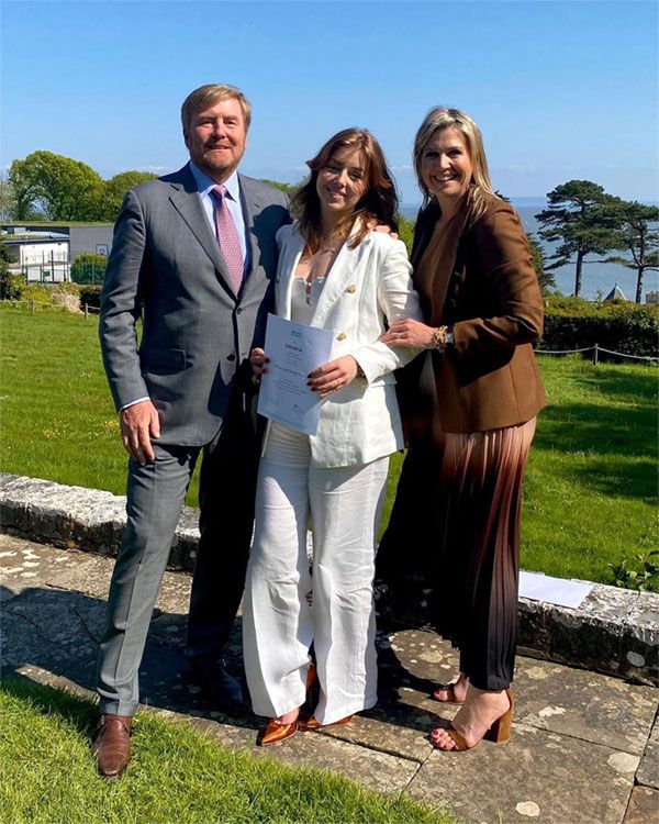 Guillermo y Máxima de Holanda con la princesa Alexia