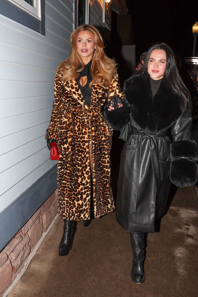 

BACKGRID USA 27 DECEMBER 2025 

USA: +1 310 798 9111 / usasales@backgrid.com

UK: +44 208 344 2007 / uksales@backgrid.com

*UK Clients - Pictures Containing Children
Please Pixelate Face Prior To Publication*