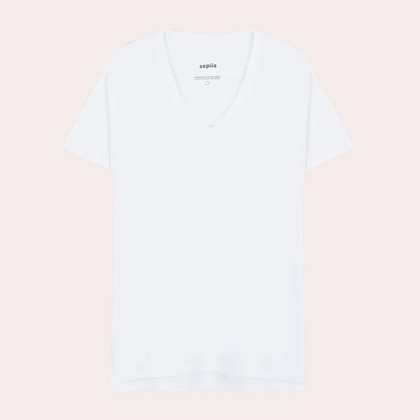 Camiseta blanca de manga corta y escote en pico de Sepiia