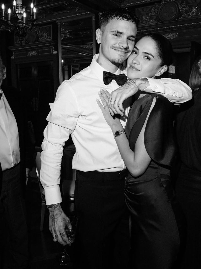 Romeo Beckham y su novia, Kim Turnbull, en el cumpleaños del padre de Victoria