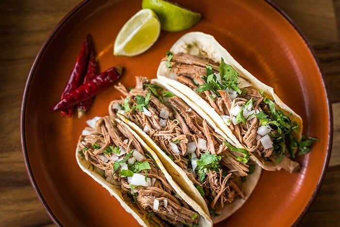 Ricos tacos de barbacoa del restaurante Mercado de San Juan, dentro del Hotel Xcaret Arte.