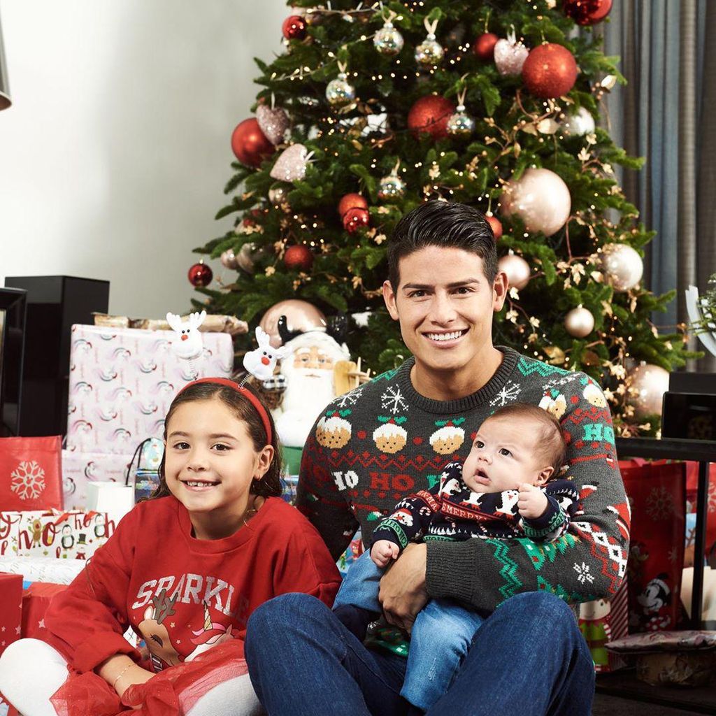 James Rodríguez y su familia en Navidad 2019