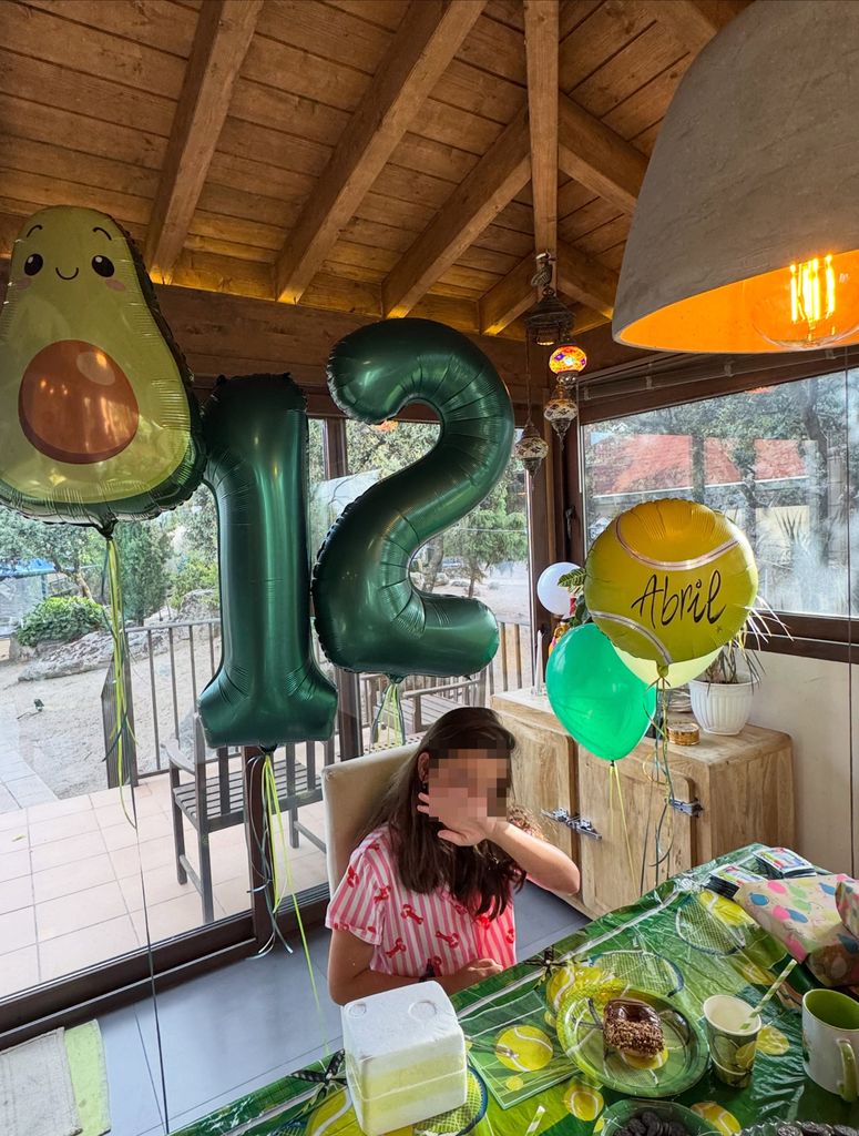 Abril, la hija de Antonio Morales y nieta de Rocío Dúrcal, en la celebración de su cumpleaños