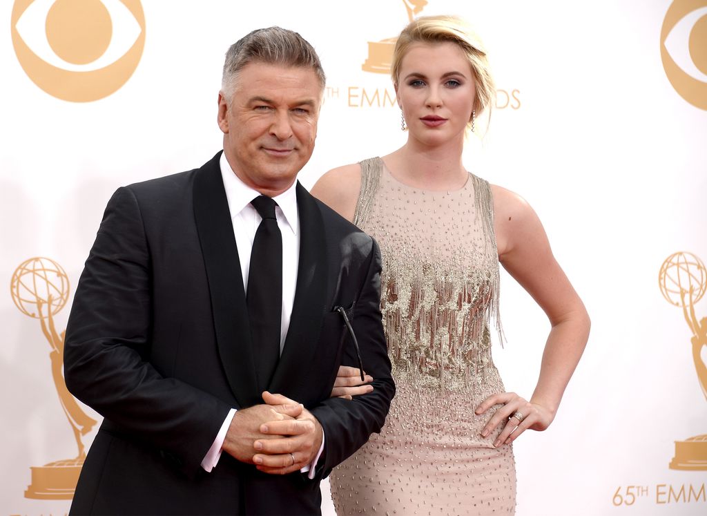 Ireland, la hija mayor de Alec Baldwin expresó sus mejores deseos para la familia del bloguero